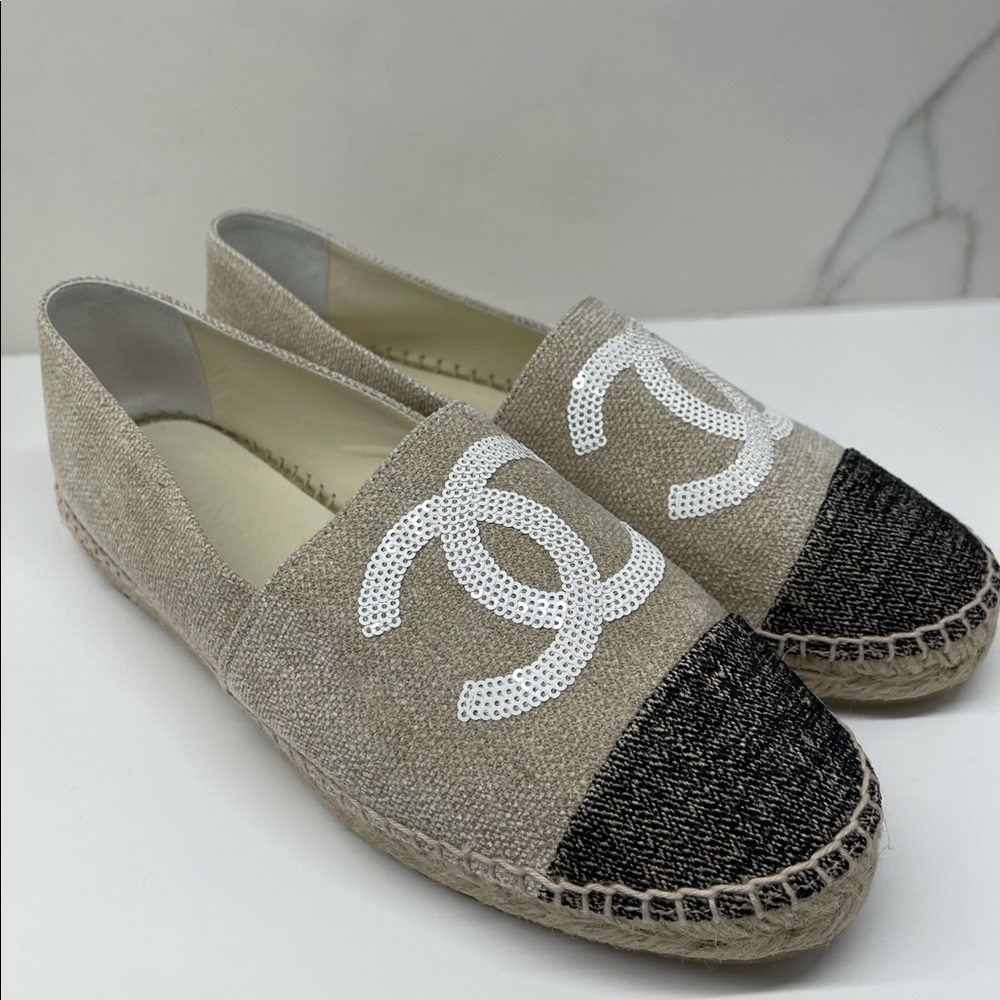 Chanel Espadrilles Flats size 39 brand new